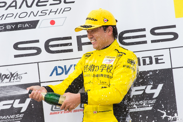 インディペンデントカップ優勝の佐藤セルゲイビッチ（FIELD MOTORSPORTS）
