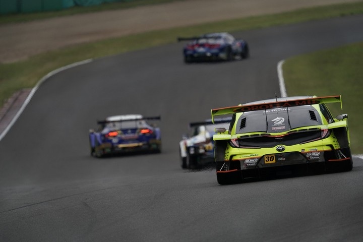 公式練習: 永井宏明／織戸学組（TOYOTA GR SPORT PRIUS PHV apr GT）