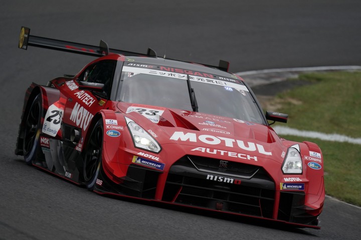 公式練習: ロニー・クインタレッリ（MOTUL AUTECH GT-R）