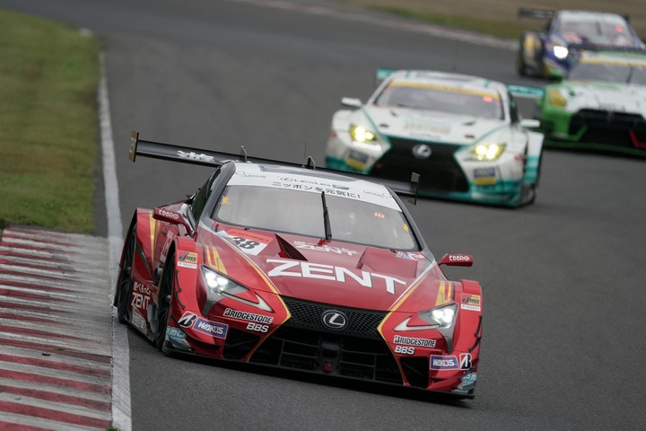 公式練習: 立川祐路（ZENT CERUMO LC500）