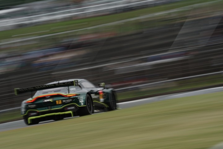 公式練習: 藤井誠暢／ジョアオ・パオロ・デ・オリベイラ組（D'station Vantage GT3）