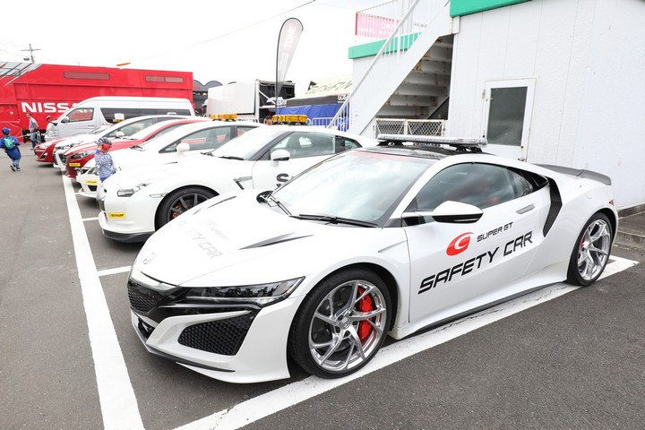 ピットウォーク: セーフティーカー