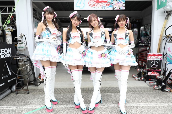 ピットウォーク: レースクイーン