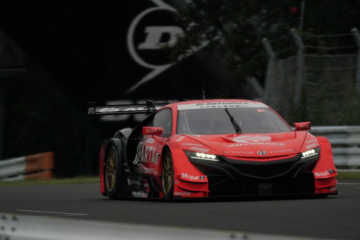 ウォームアップ走行: 野尻智紀（ARTA NSX-GT）
