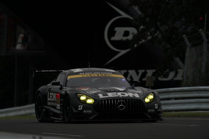 ウォームアップ走行: 菅波冬悟（LEON PYRAMID AMG）