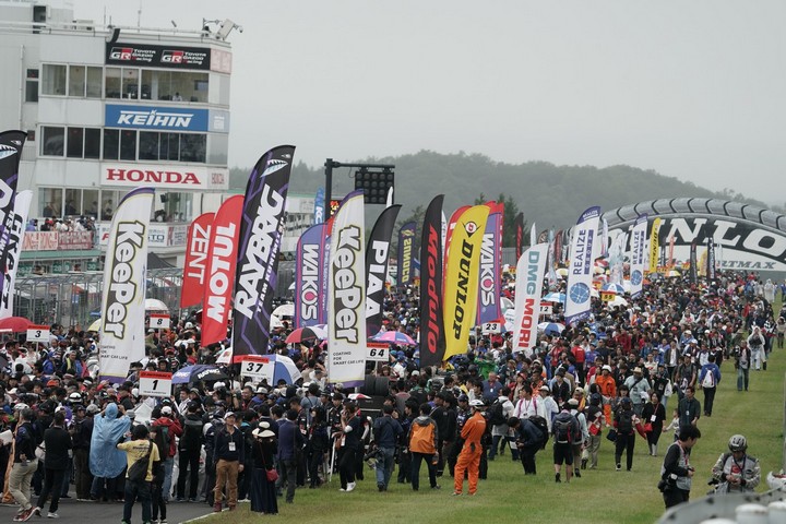 スタート進行: グリッドウォークは大盛況