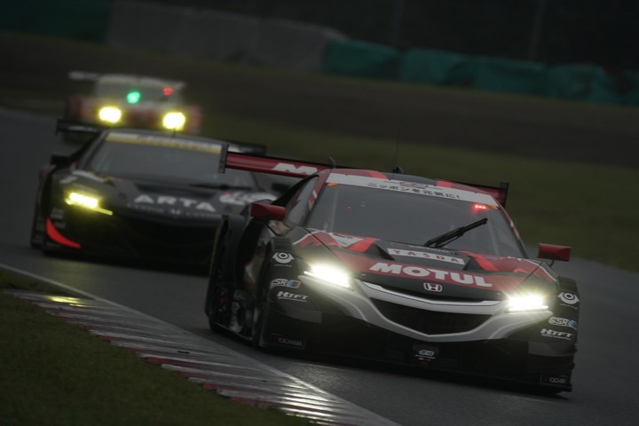 決勝レース: 武藤英紀（MOTUL MUGEN NSX-GT）