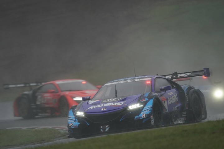 決勝レース: 山本尚貴（RAYBRIG NSX-GT）