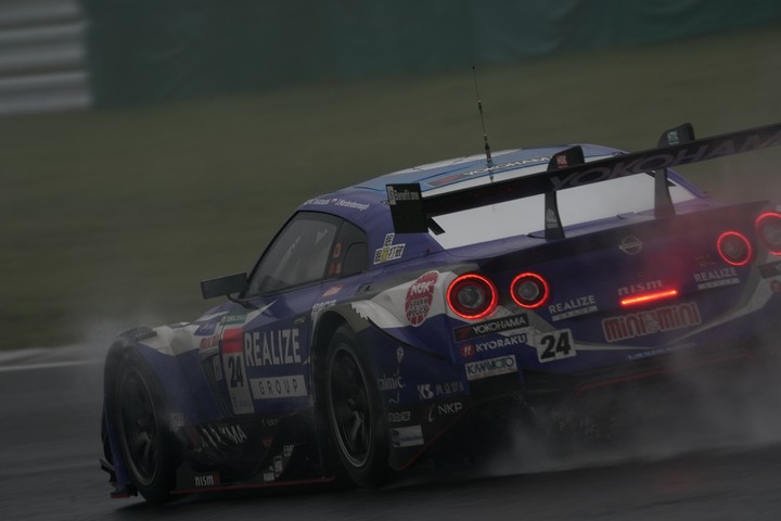 決勝レース: 高星明誠／ヤン・マーデンボロー組（リアライズコーポレーションADVAN GT-R）