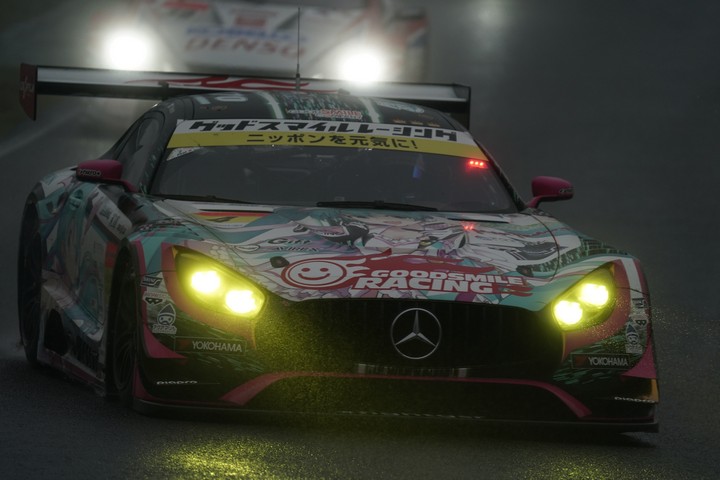 決勝レース: 谷口信輝（グッドスマイル 初音ミクAMG）