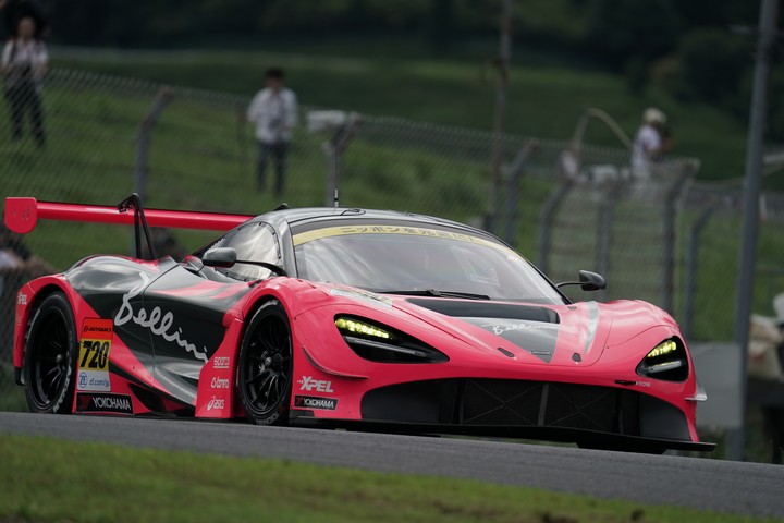 公式練習: 荒聖治／アレックス・パロウ組（McLaren 720S）