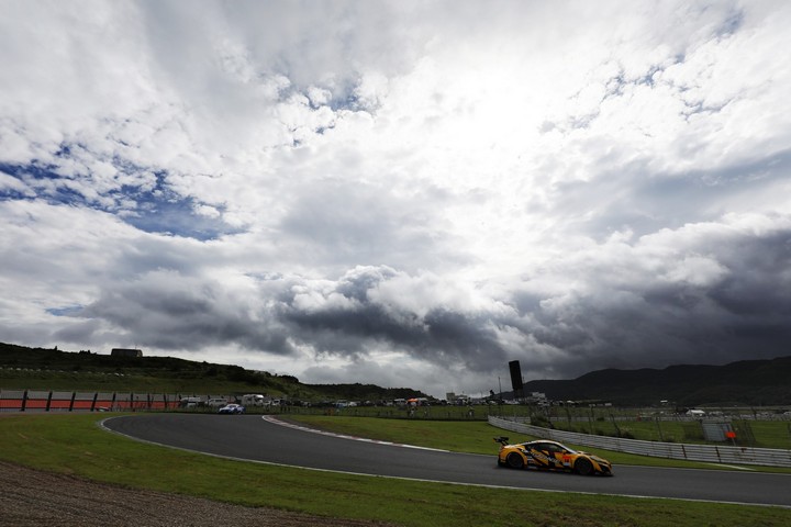 公式練習: 小林崇志／松浦孝亮組（UPGARAGE NSX GT3）