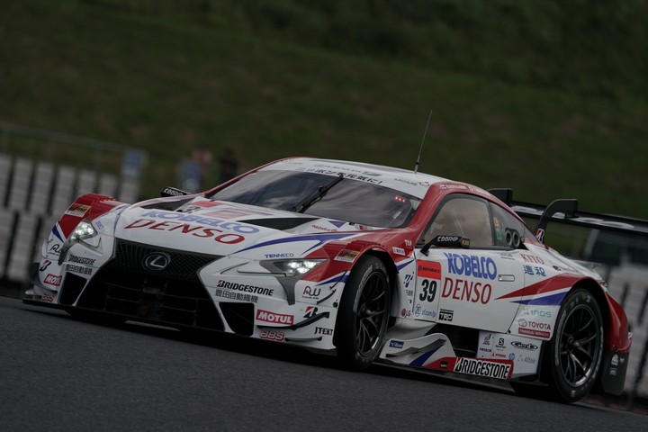 公式練習: ヘイッキ・コバライネン（DENSO KOBELCO SARD LC500）