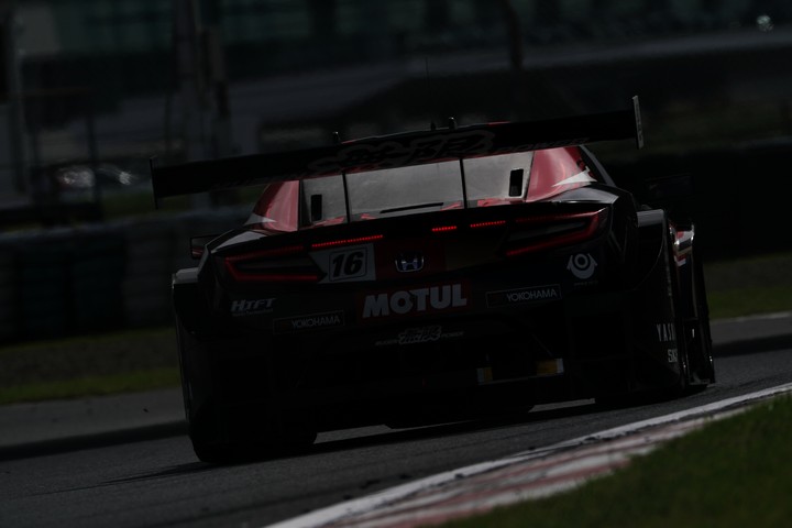 公式練習: 武藤英紀／中嶋大祐組（MOTUL MUGEN NSX-GT）