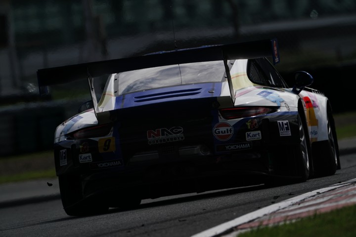 公式練習: 横溝直輝／峰尾恭輔組（PACIFIC MIRAI AKARI NAC PORSCHE）