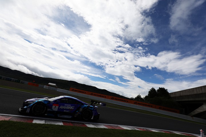 公式練習: 山本尚貴／ジェンソン・バトン組（RAYBRIG NSX-GT）