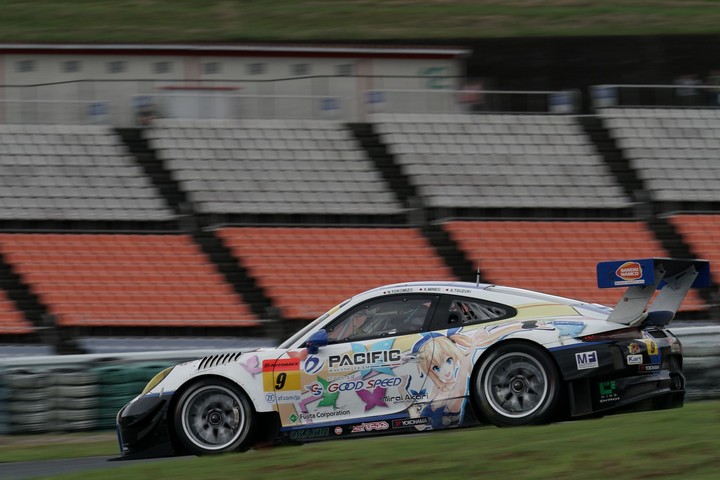 公式練習: 横溝直輝／峰尾恭輔組（PACIFIC MIRAI AKARI NAC PORSCHE）