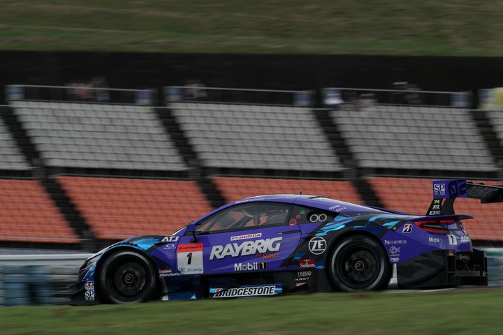 公式練習: 山本尚貴／ジェンソン・バトン組（RAYBRIG NSX-GT）