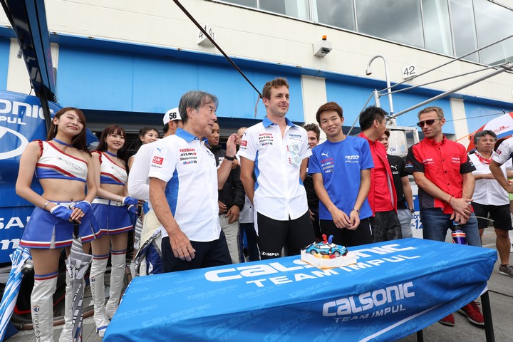 ピットウォーク: ジェームス・ロシター、36歳の誕生パーティー