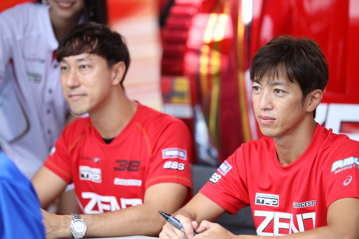 GTキッズウォーク: 石浦宏明と立川祐路（LEXUS TEAM ZENT CERUMO）