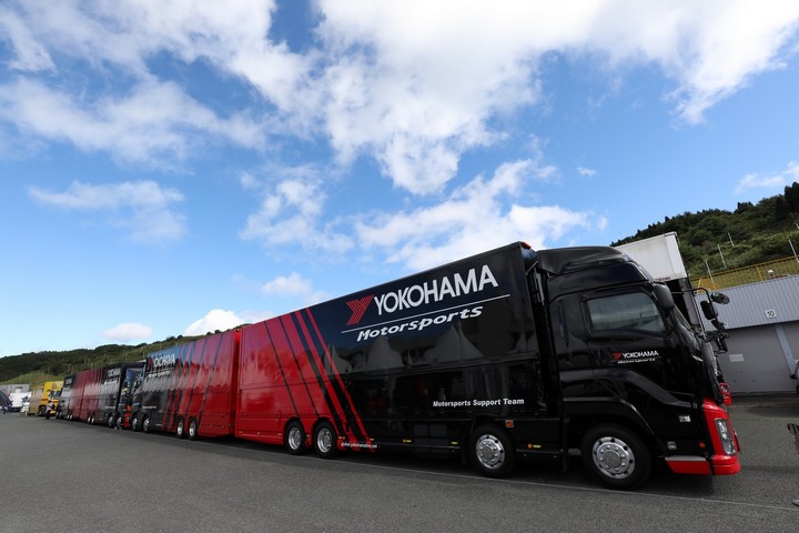 ヨコハマタイヤのトランスポーター