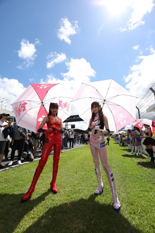 ピットウォーク: レースクイーン