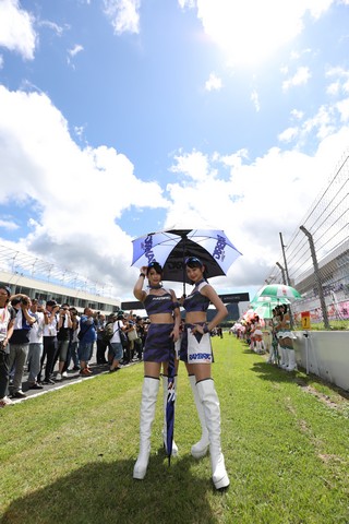 ピットウォーク: レースクイーン