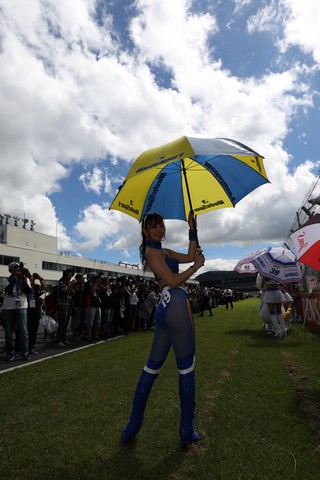 ピットウォーク: レースクイーン