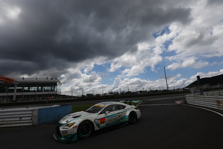 スタート進行: 吉本大樹／宮田莉朋組（SYNTIUM LMcorsa RC F GT3）