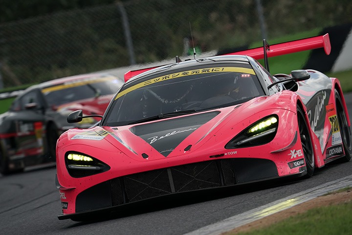 GT300クラス決勝2位は荒聖治／アレックス・パロウ組（McLaren 720S）