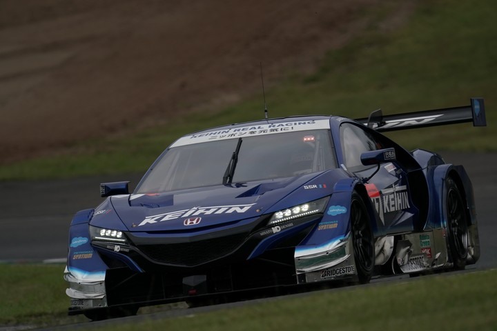 GT500クラスポールポジションは塚越広大／ベルトラン・バゲット組（KEIHIN NSX-GT）