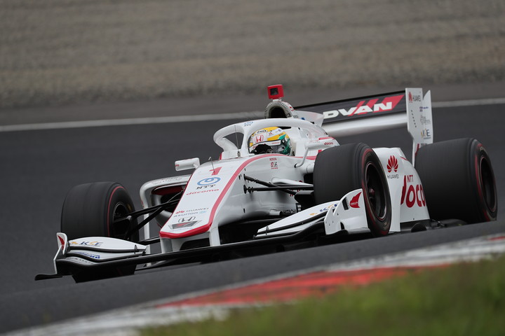 フリー走行1回目: 2位は山本尚貴（DOCOMO DANDELION M1S SF19）