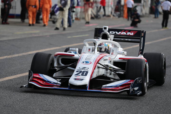 ポールポジションは平川亮（ITOCHU ENEX TEAM IMPUL SF19）