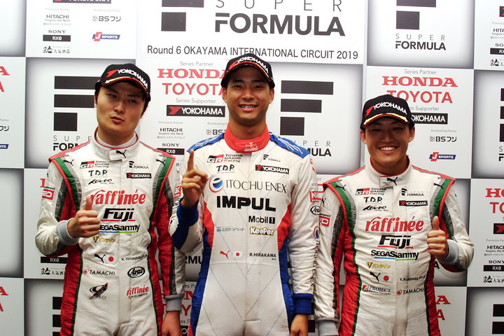 予選フォトセッション: トップ3のドライバー