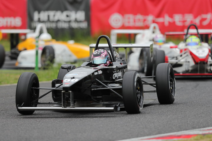 14周の決勝がスタート。トップに立ったのはPPの澤龍之介（TPS/KK-SⅡ・制動屋）