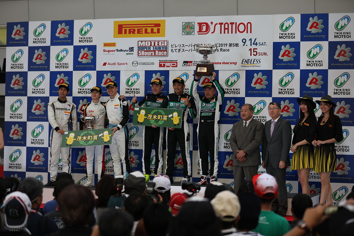 ST-1クラスの表彰式