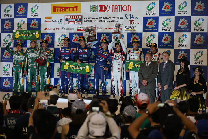 ST-3クラスの表彰式