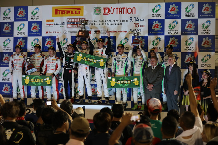 ST-4クラスの表彰式