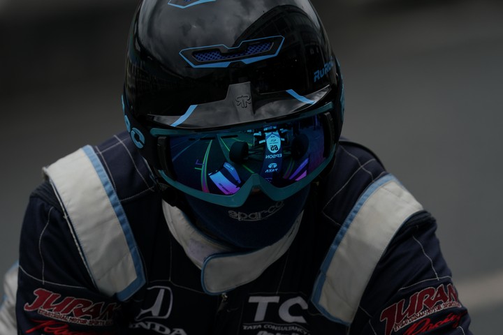 占有走行: ナカジマレーシングのチームクルー