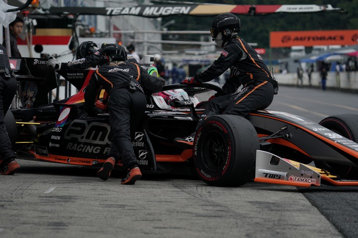 占有走行: 坪井翔（JMS P.MU/CERUMO・INGING SF19）