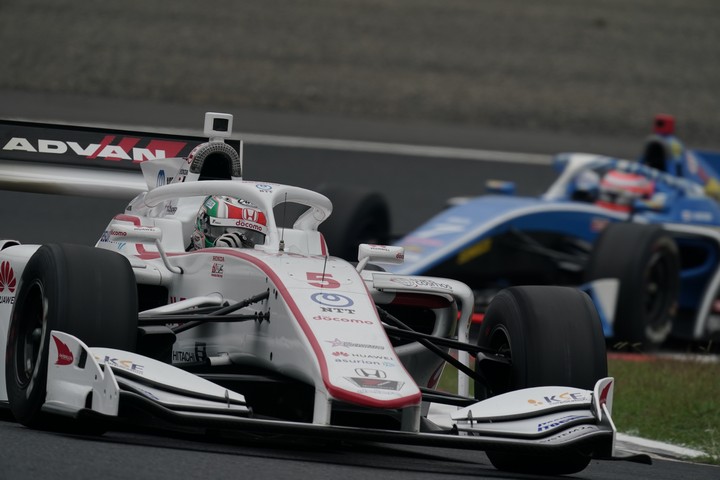 フリー走行: 福住仁嶺（DOCOMO DANDELION M5Y SF19）