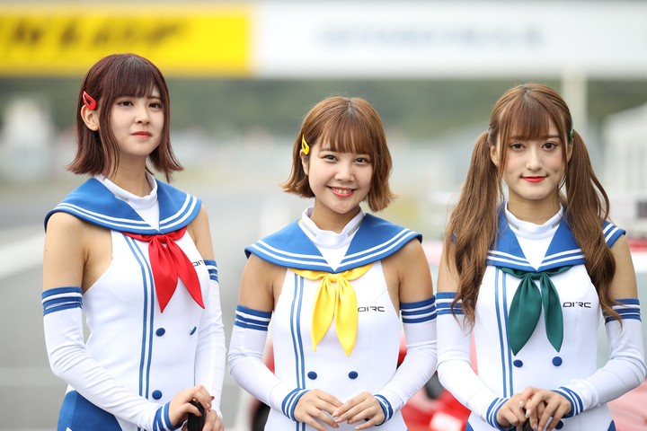 ピットウォーク: レースクイーン