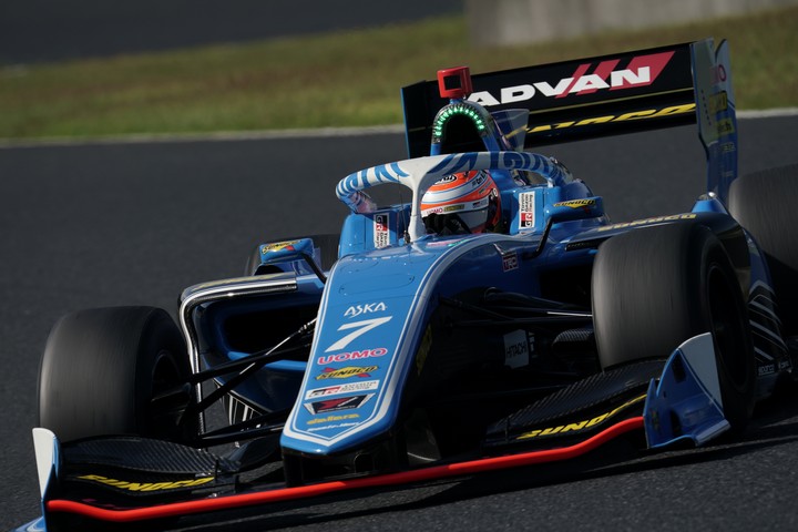 フリー走行: 中山雄一（UOMO SUNOCO SF19）