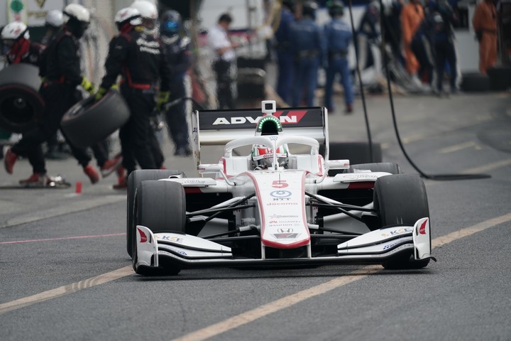 スタート進行: 福住仁嶺（DOCOMO DANDELION M5Y SF19）