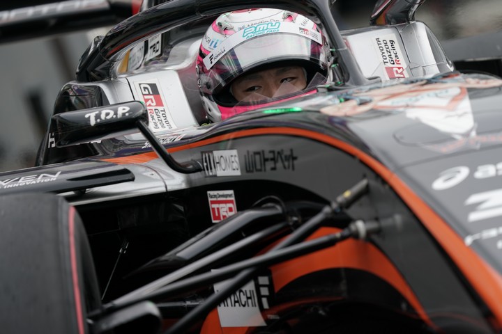 スタート進行: 坪井翔（JMS P.MU/CERUMO･INGING）