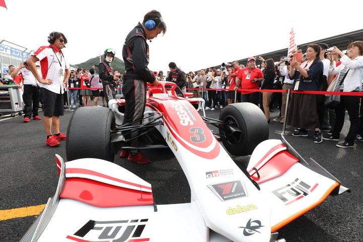 スタート進行: ORIENTALBIO KONDO SF19（KONDO RACING）