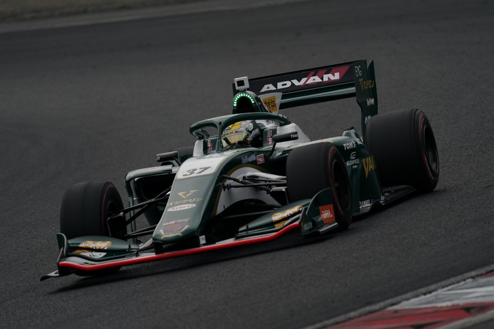 決勝レース: ニック・キャシディ（VANTELIN KOWA TOM’S SF19）