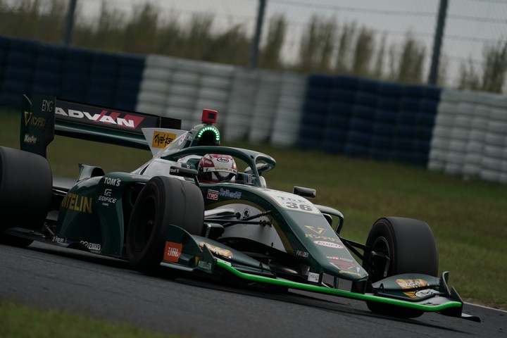 決勝レース: 中嶋一貴（VANTELIN KOWA TOM’S SF19）