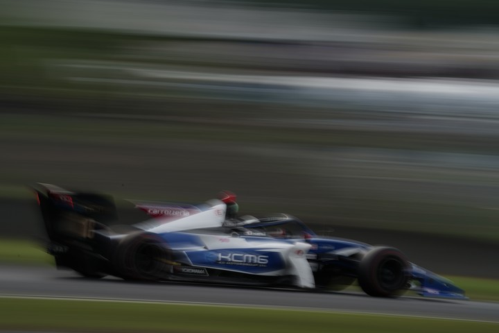 決勝レース: 小林可夢偉（KCMG Elyse SF19）