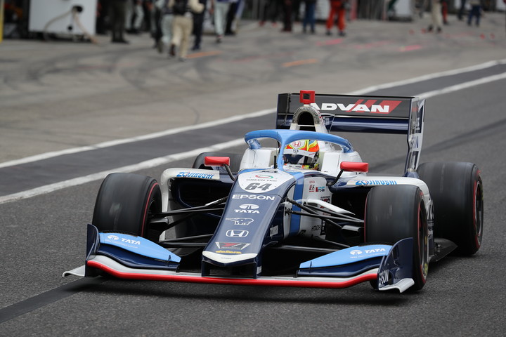 ポールポジションはアレックス・パロウ（TCS NAKAJIMA RACING SF19）